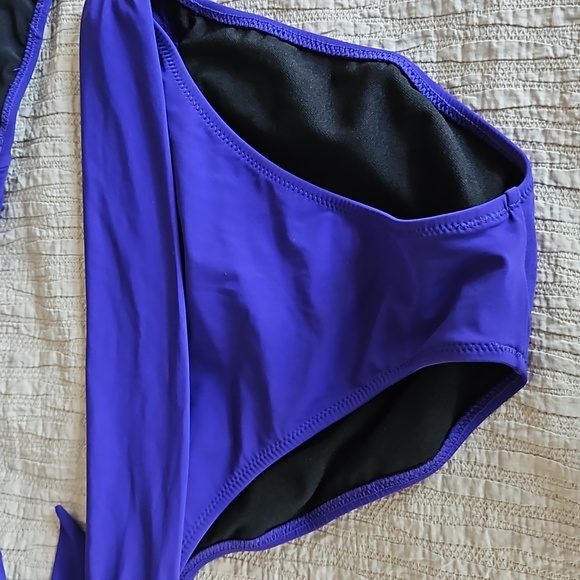 Purple bikini - Picture 7 of 9